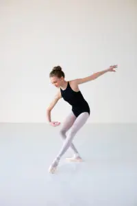 A student from Cavod Performing Arts' Ballet 2B, Pre-Pointe.